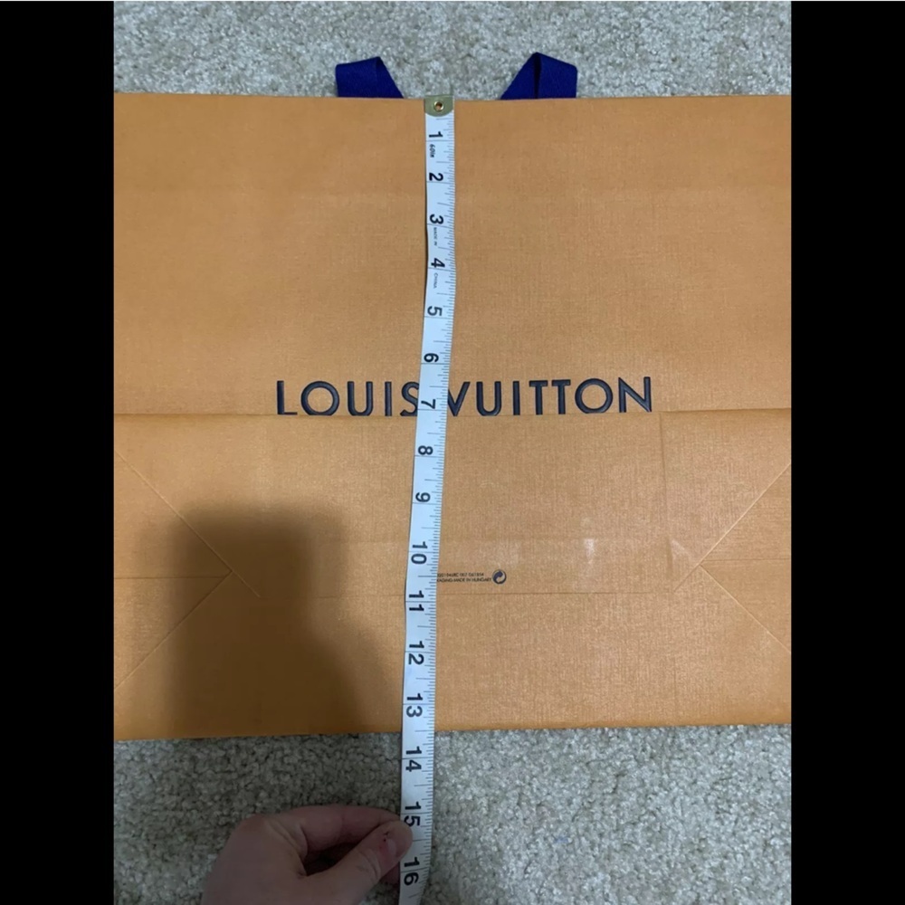 louis vuitton gift bag - Picture 3 of 4